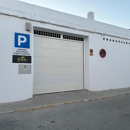 Riam Suites Apartamentos Los Palacios Y Villafranca Exteriör bild