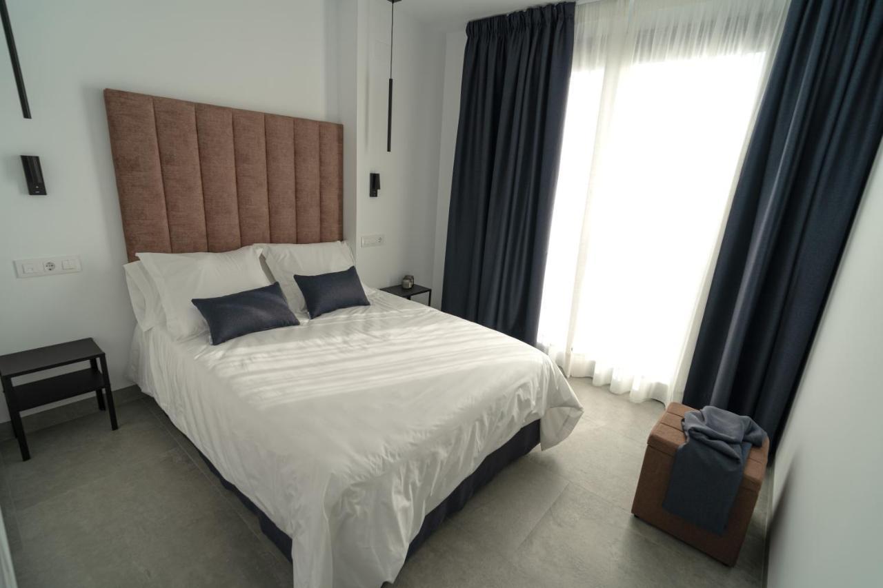 Riam Suites Apartamentos Los Palacios Y Villafranca Exteriör bild