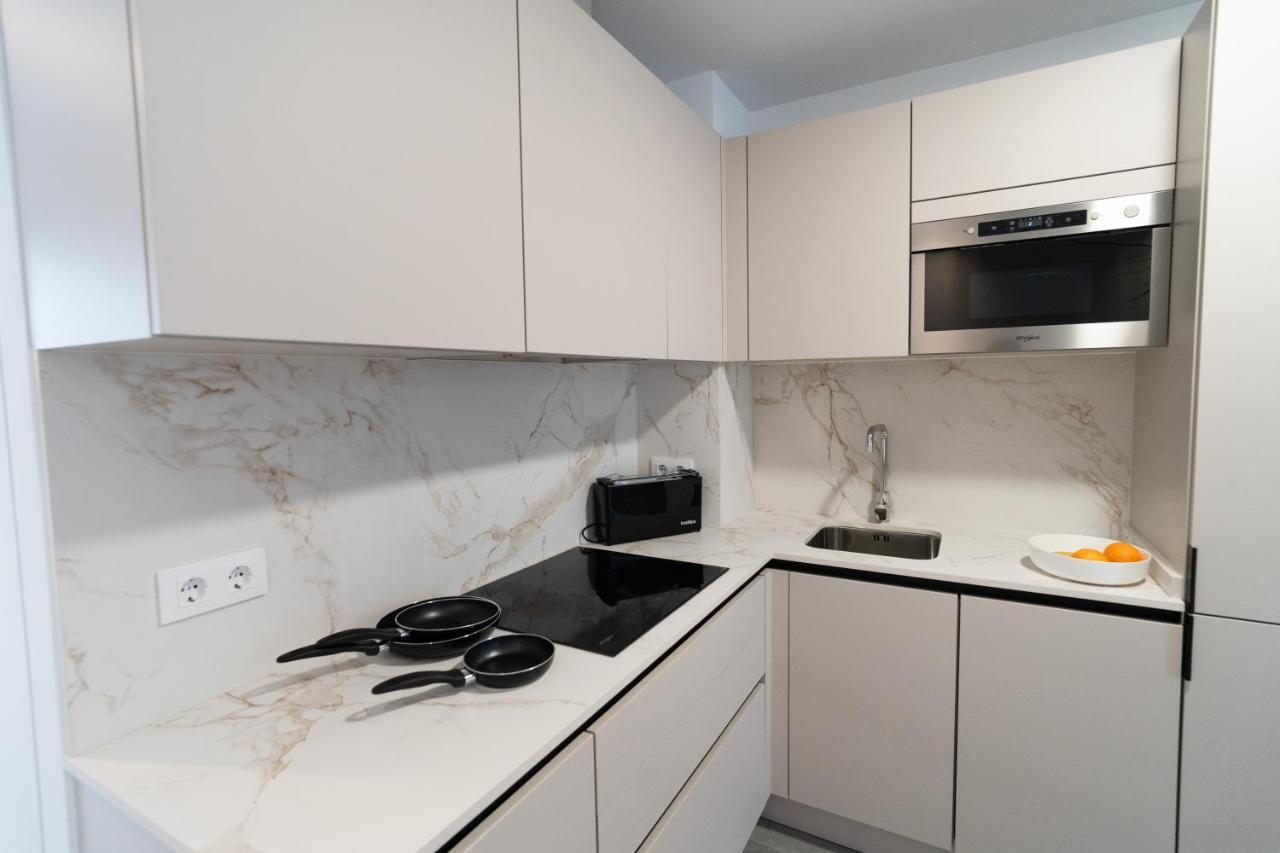 Riam Suites Apartamentos Los Palacios Y Villafranca Exteriör bild