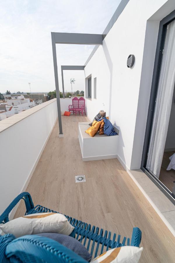 Riam Suites Apartamentos Los Palacios Y Villafranca Exteriör bild