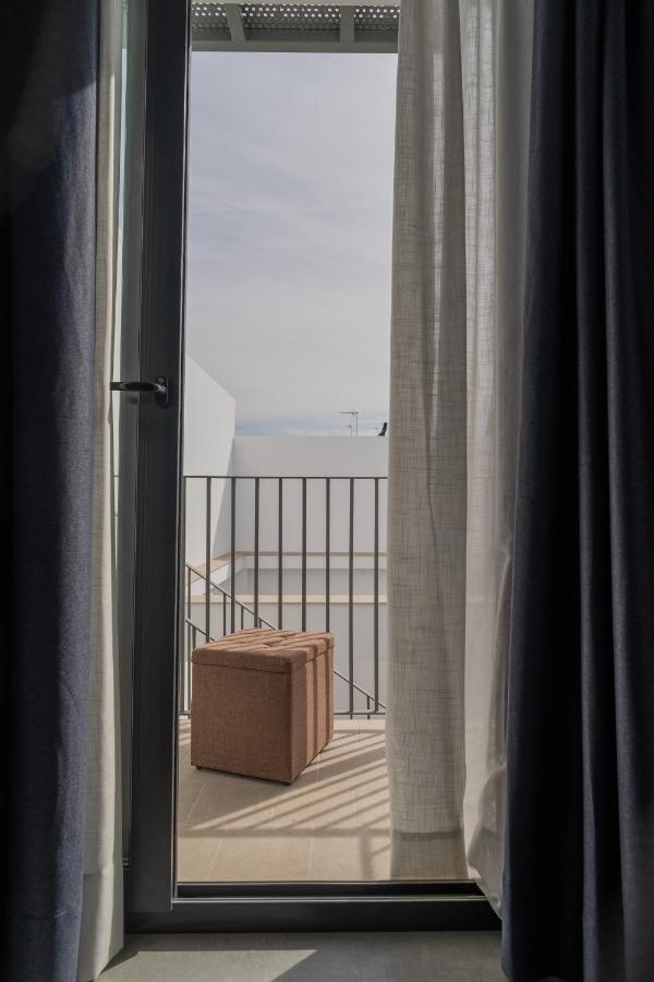 Riam Suites Apartamentos Los Palacios Y Villafranca Exteriör bild