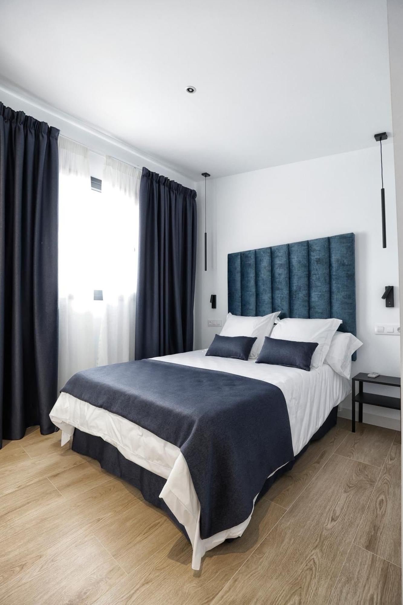 Riam Suites Apartamentos Los Palacios Y Villafranca Exteriör bild